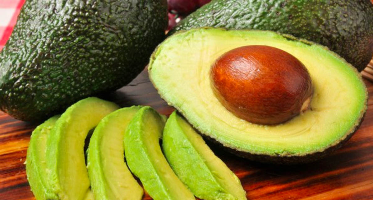 Nutriólogos del IMSS recomiendan consumir 100 g de aguacate diario