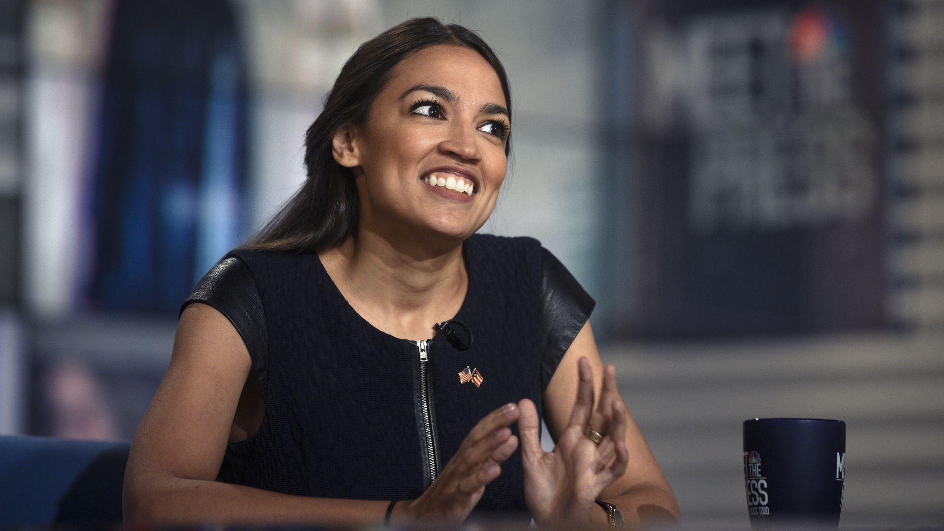 Demócratas de EE.UU. ven mejor el socialismo que el capitalismo: Gallup - alexandria-ocasio-cortez