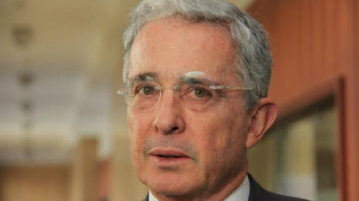 Álvaro Uribe descarta renunciar al senado de Colombia por investigación