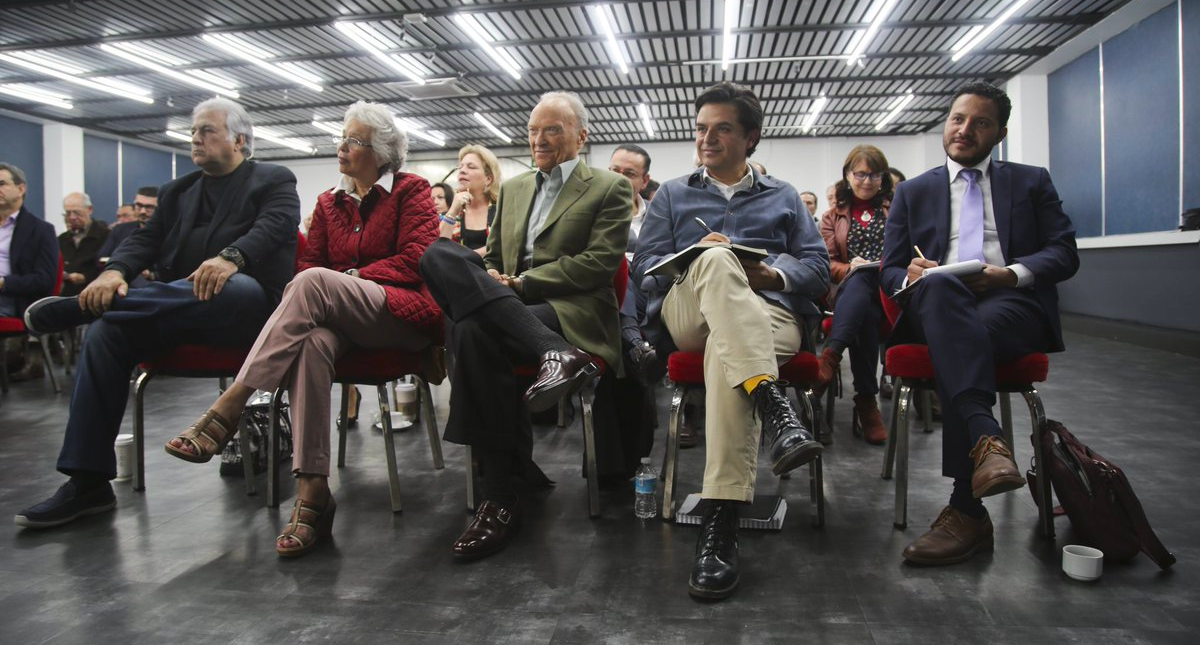 AMLO se reúne con futuro gabinete AMLO se reúne con futuro gabinete