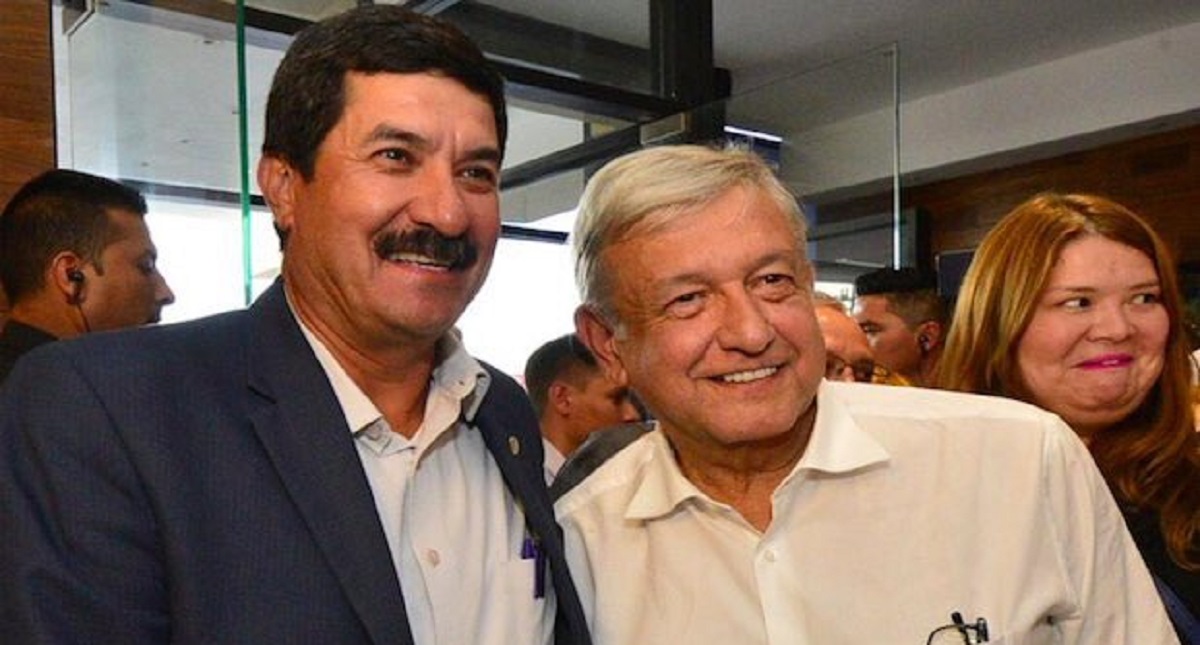 AMLO visita junto a Javier Corral “elefante blanco” en Ciudad Juárez