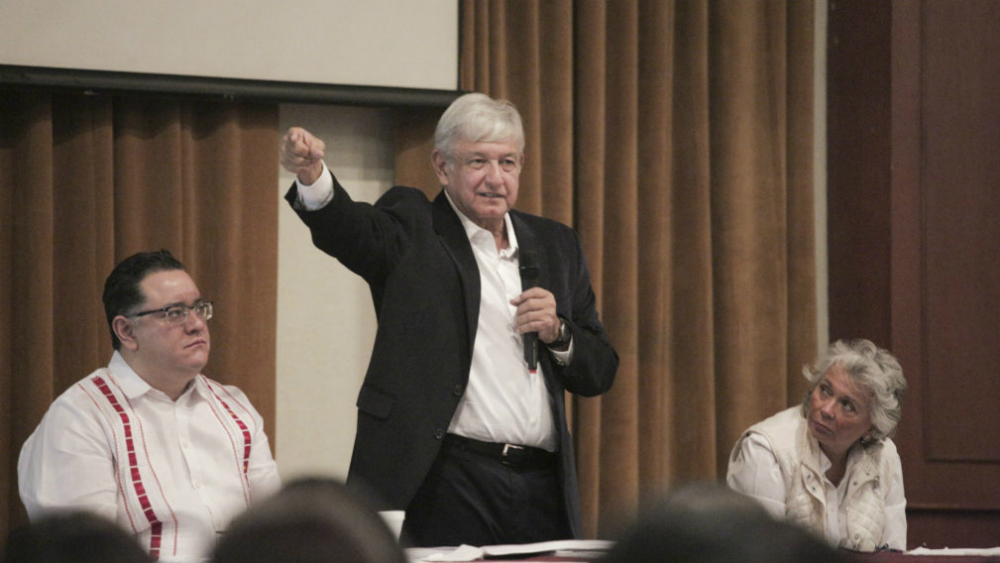 Se reúne AMLO con coordinadores estatales y regionales