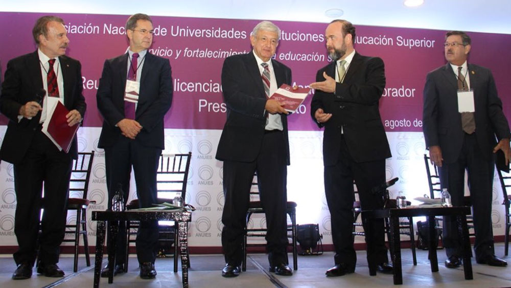 López Obrador se reúne con rectores de universidades