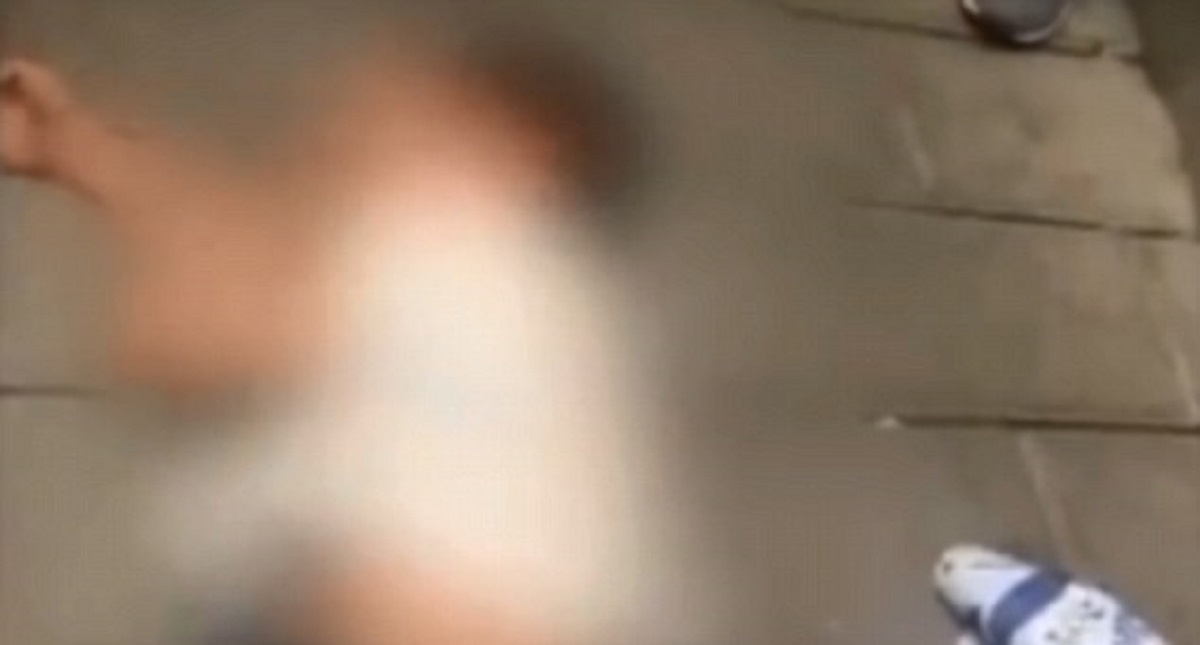 #Video Amortiguan caída de niño de octavo piso con sábana y se rompe - amortiguan-caida-de-nino-de-octavo-piso-con-sabana-y-se-rompe