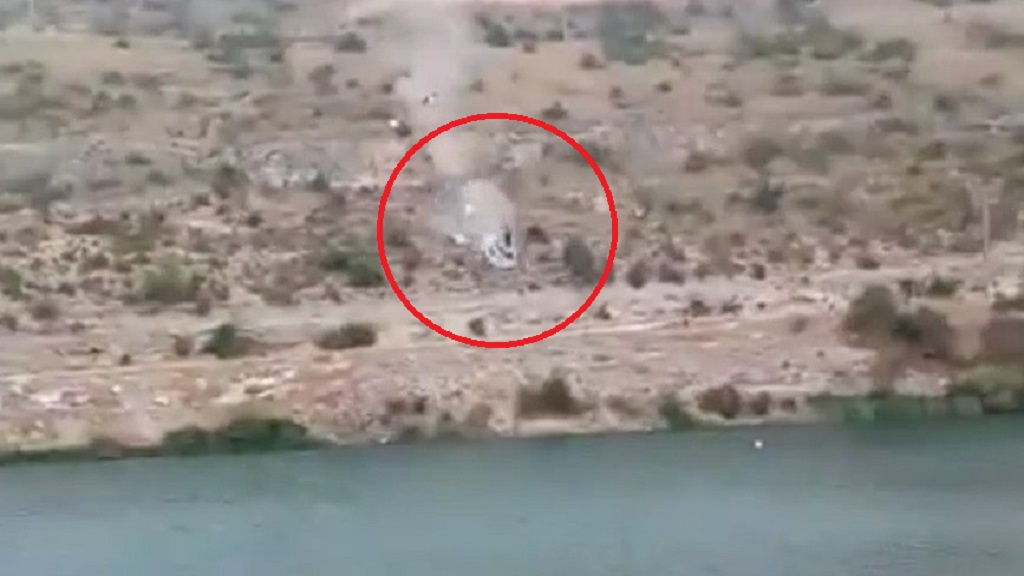 #Video Anciana muere tras caer su auto a barranco