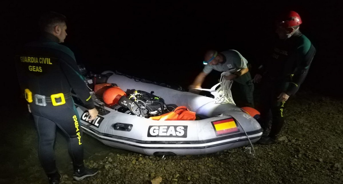 #Video Anciana muere tras caer su auto a barranco - anciana-muere-al-caer-su-auto-a-barranco