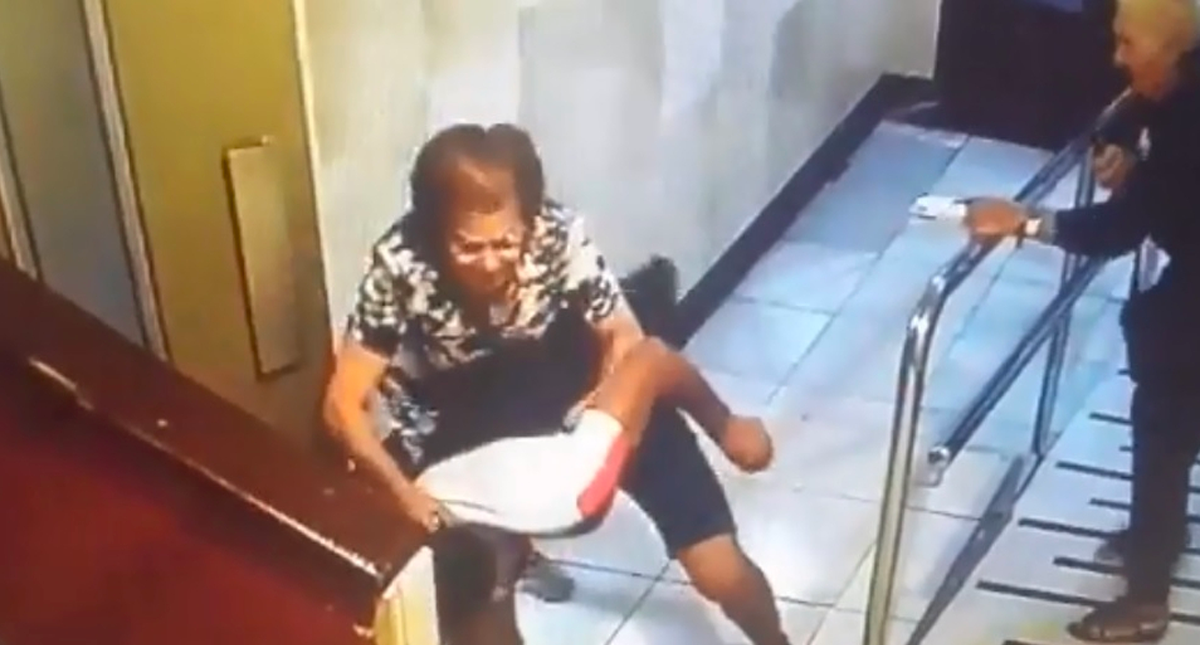 #Video Ladrón roba con violencia a dos ancianas