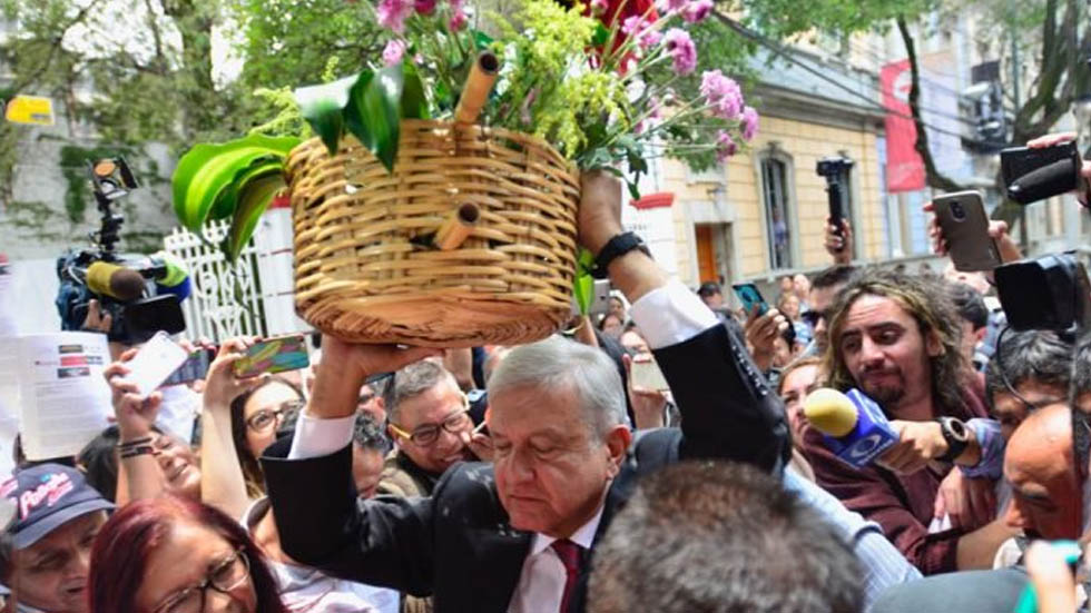 Habitantes de la Mixteca oaxaqueña piden apoyo a López Obrador Habitantes de la Mixteca oaxaqueña piden apoyo a López Obrador
