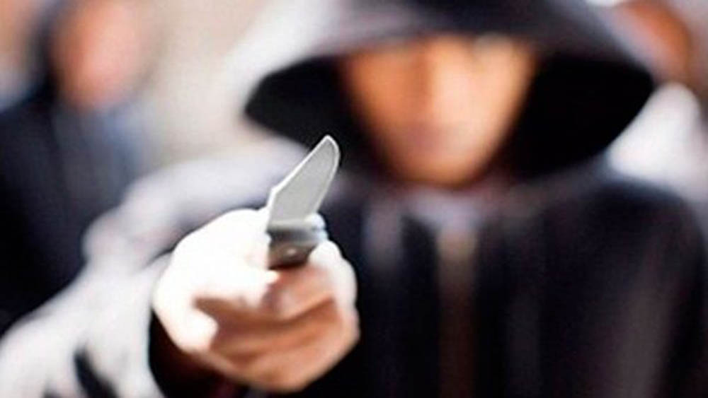 Caen adolescentes por asaltar y violar a transeúntes en la CDMX - asalto-navaja