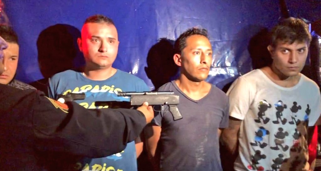 Detienen a asaltantes de Starbucks tras persecución en Benito Juárez - asalto-starbucks