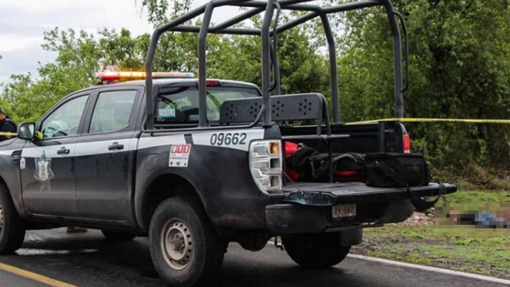 Ataque contra camión de personal deja dos muertos en Guanajuato