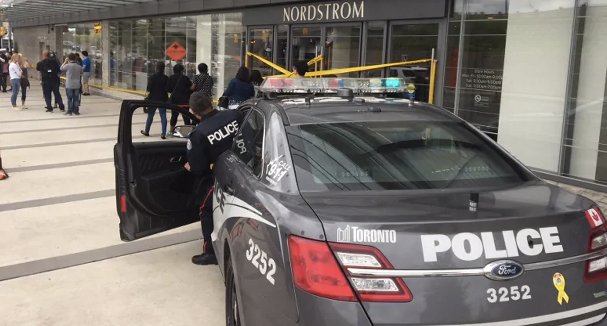 Tiroteo en centro comercial de Toronto