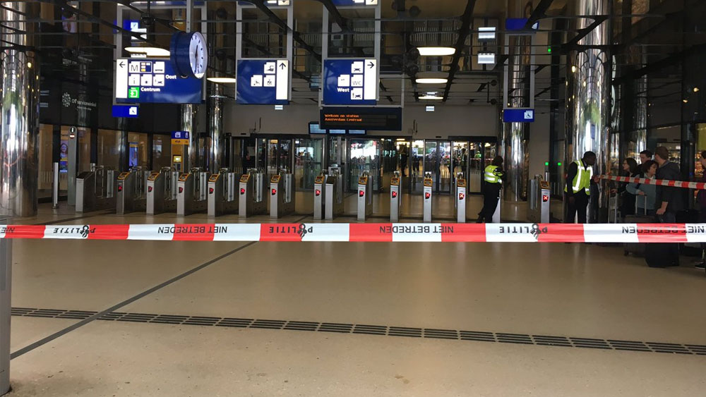 Ataque con cuchillo deja tres heridos en Amsterdam Ataque con cuchillo deja tres heridos en Amsterdam