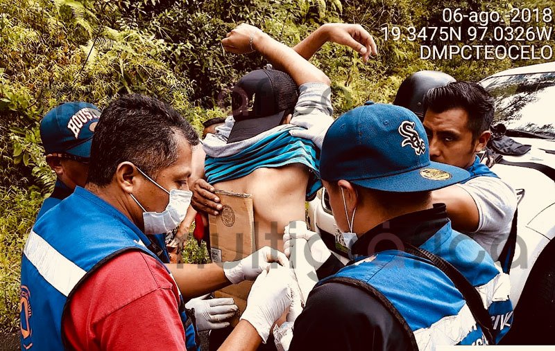 Volcadura de autobús en Veracruz deja al menos 16 lesionados - autobus-veracruz-teocelo-cosautlan-2