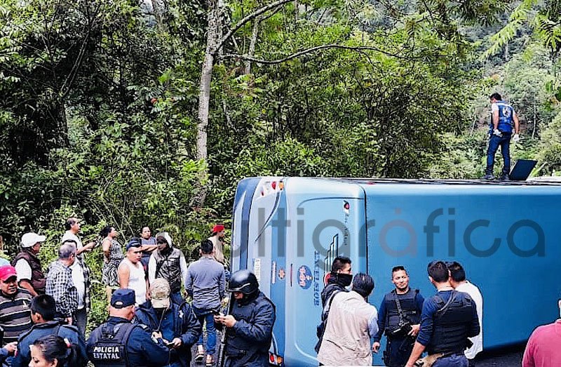 Volcadura de autobús en Veracruz deja al menos 16 lesionados - autobus-veracruz-teocelo-cosautlan-3