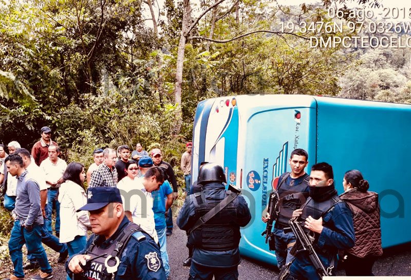 Volcadura de autobús en Veracruz deja al menos 16 lesionados - autobus-veracruz-teocelo-cosautlan-4