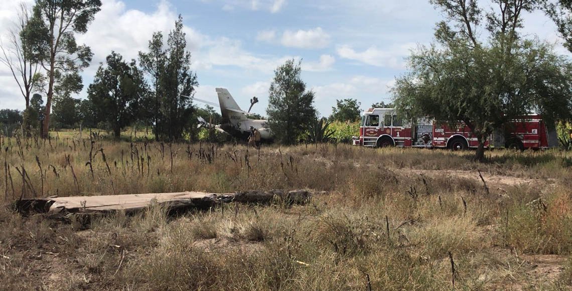 Avión pequeño que aterrizó de emergencia en SLP trasladaba autopartes - avion-pequeno-slp