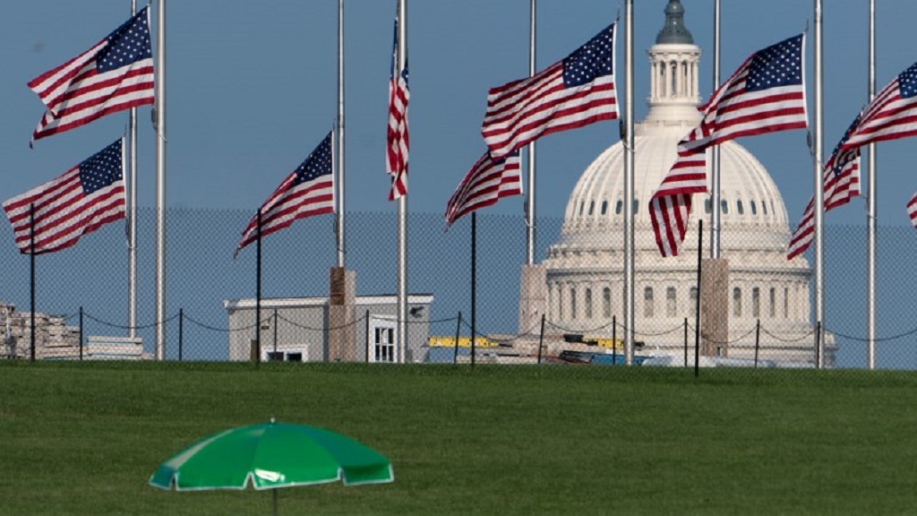Trump no asistirá al funeral de John McCain - banderas-eu