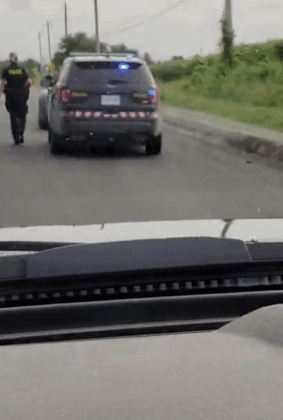 #Video Policía detiene a Batman a mitad de la calle - batman