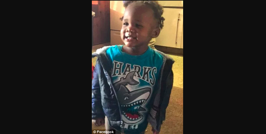 Atropella y mata a su hijo de 2 años mientras enviaba mensajes de texto - bebe-atropellado