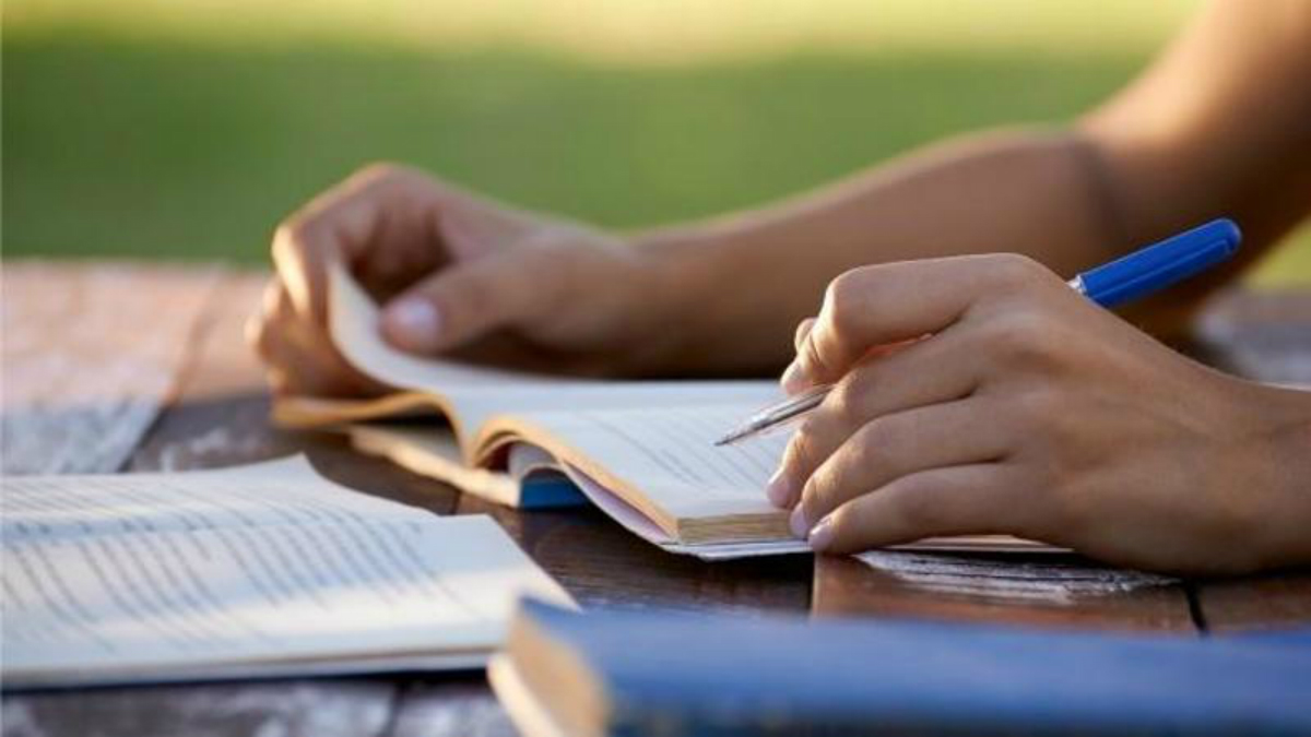 Se entregaron más de 3 millones de becas este sexenio