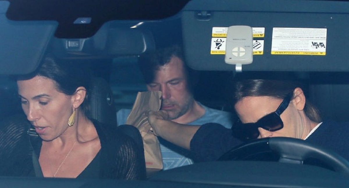 Ben Affleck ingresa a una clínica de rehabilitación