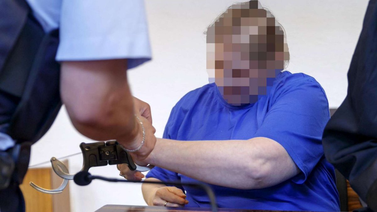 Condenan a más de 12 años de cárcel a alemana por prostituir a su hijo