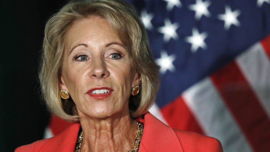 Educación de EE.UU. analiza modificar manejo de casos de acoso sexual