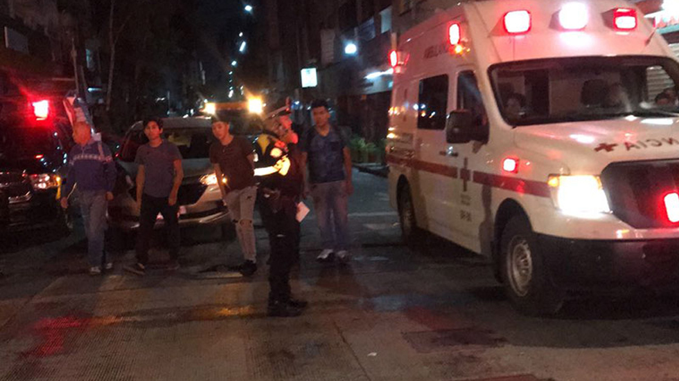 Bomberos controlan incendio en inmueble del Centro - bomberos-incendio-apartamento-centro-2