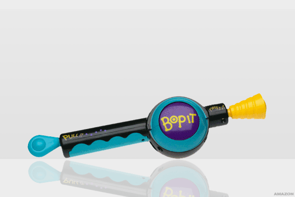 10 juguetes de los noventa que te harán recordar tu infancia - bop-it-juguetes-90s
