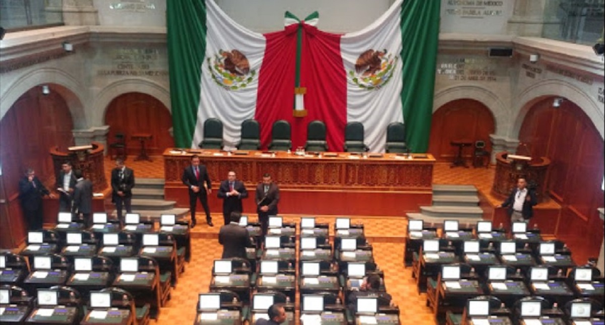 Quitan 10 diputados plurinominales a Morena en Edomex