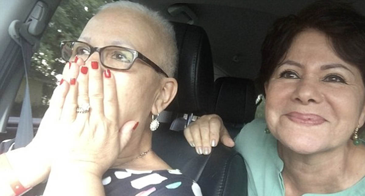 #Video Organizan desfile a mujer que venció el cáncer de ovario