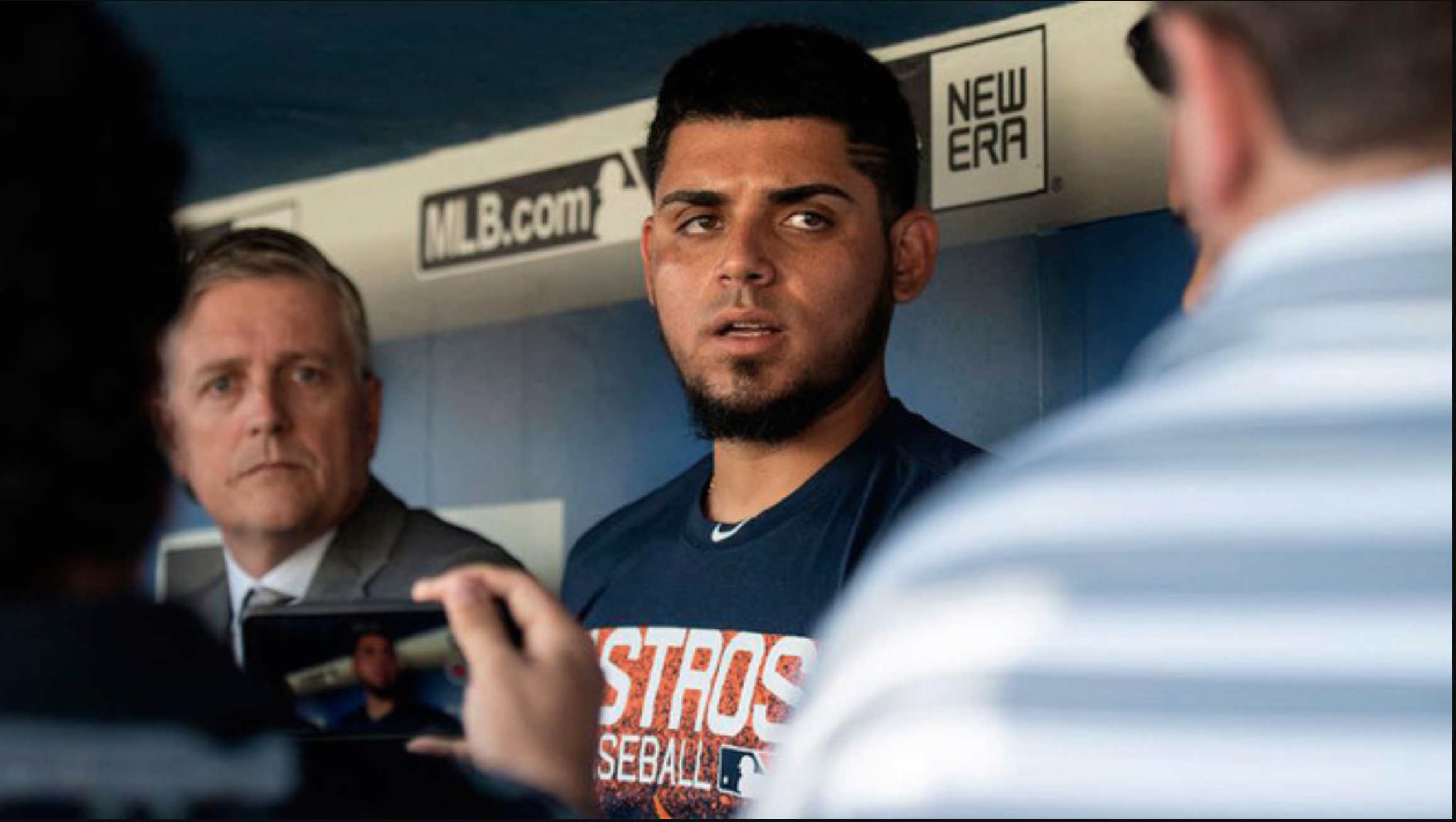 Activan Astros de Houston a Roberto Osuna tras suspensión