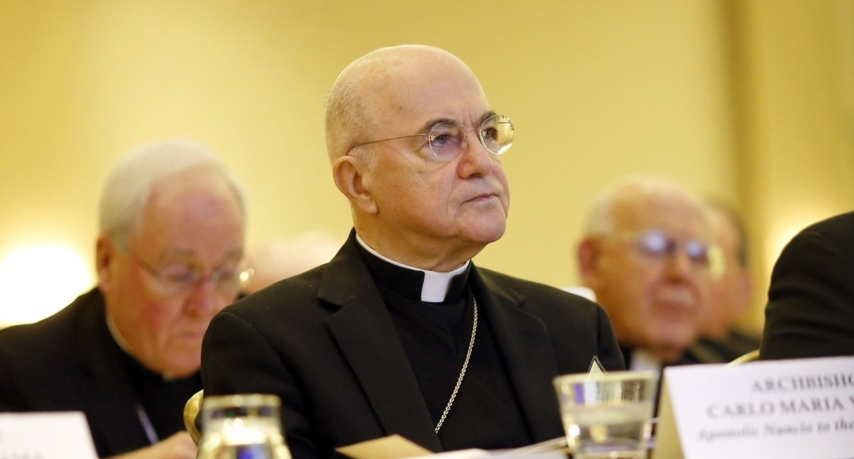 Exalto mando del Vaticano acusa al papa de encubrir abusos sexuales - carlo-maria-vigano