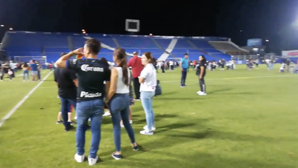 Dispara policía balas de salva para disuadir riña en partido del Ascenso MX