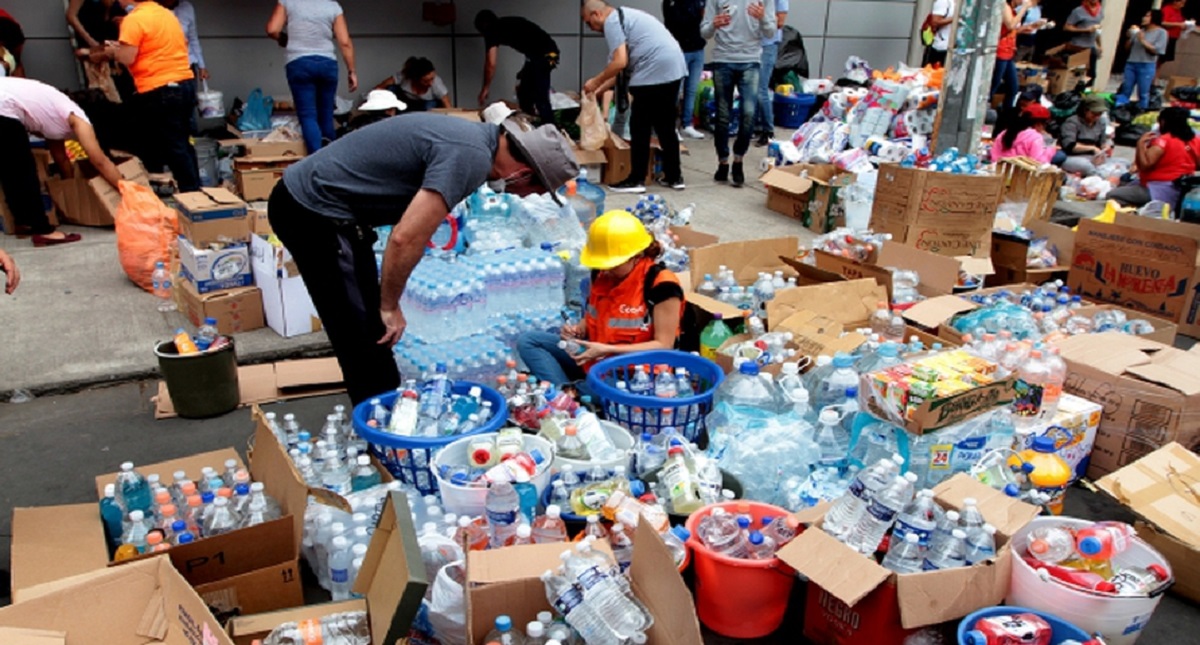 Arrestan a joven que intentaba robar donativos para niños damnificados