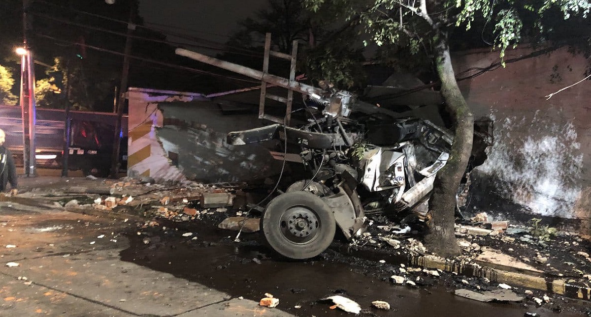 #Video Choque de pipa en San Miguel Chapultepec deja dos heridos