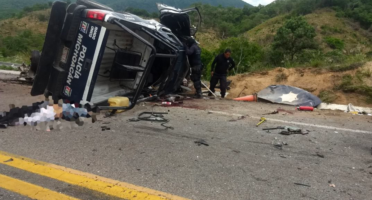 Choque de patrulla en la Siglo 21 deja cinco muertos y cinco heridos