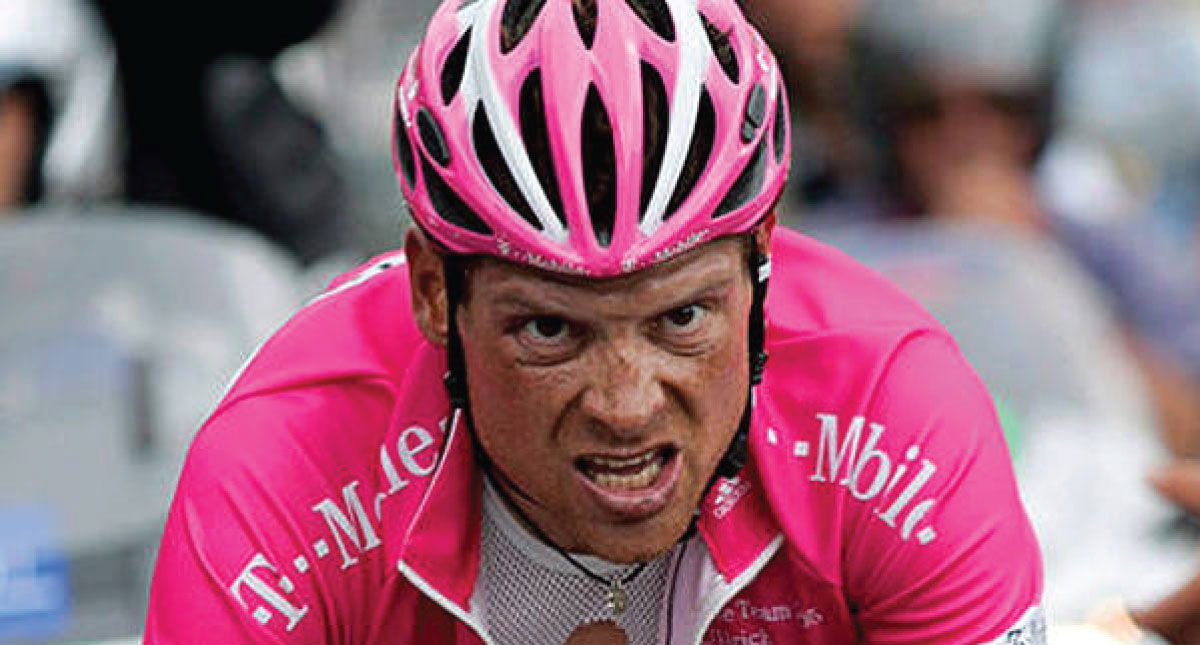 Detienen a ganador de Tour de France por allanamiento de morada