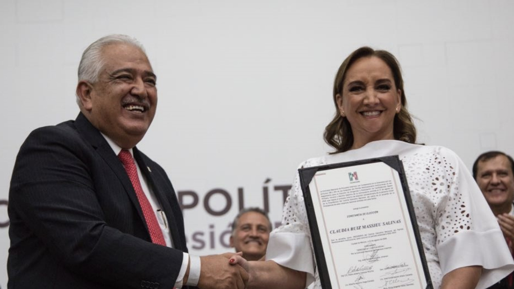 Claudia Ruiz Massieu rinde protesta como presidenta del PRI