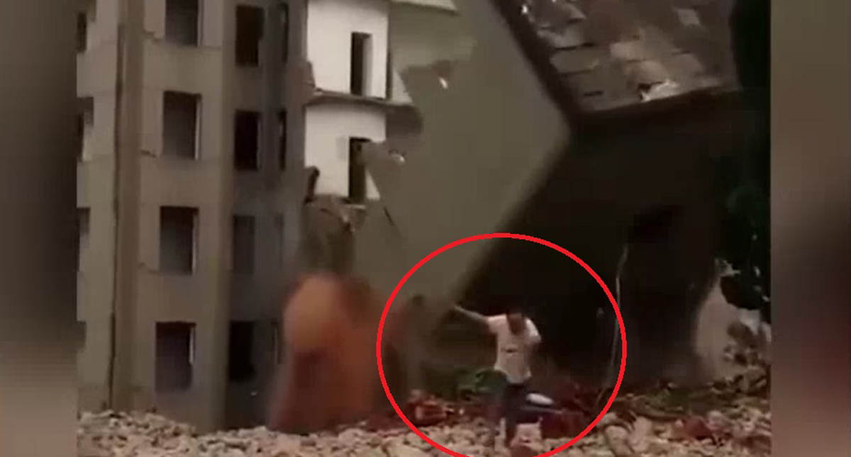 #Video Colapso de edificio casi aplasta a hombre en jardinera