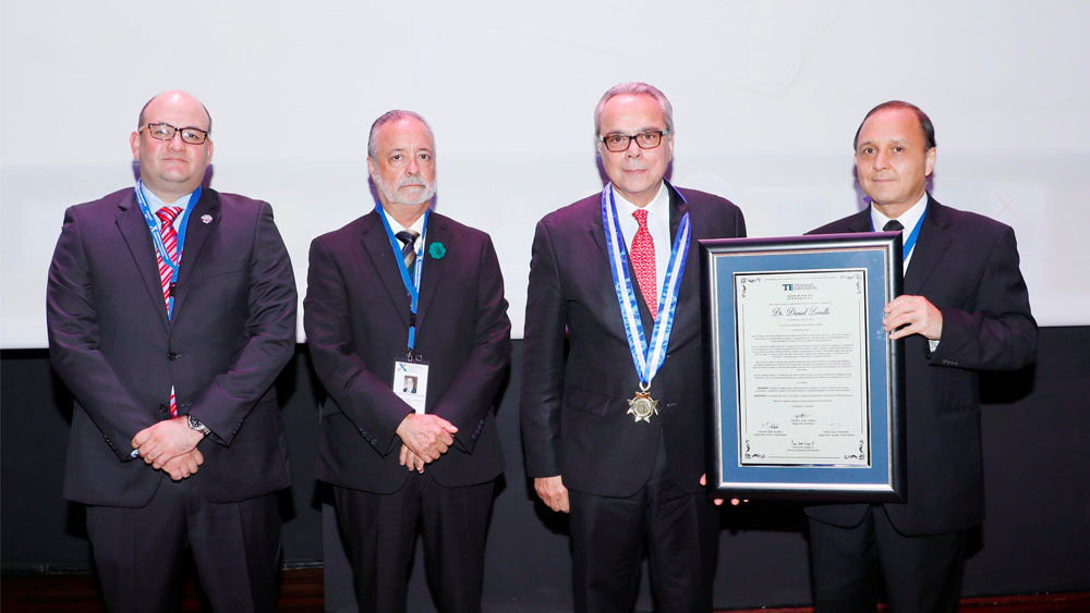 Daniel Zovatto recibe la Orden Ernesto de la Guardia Jr.