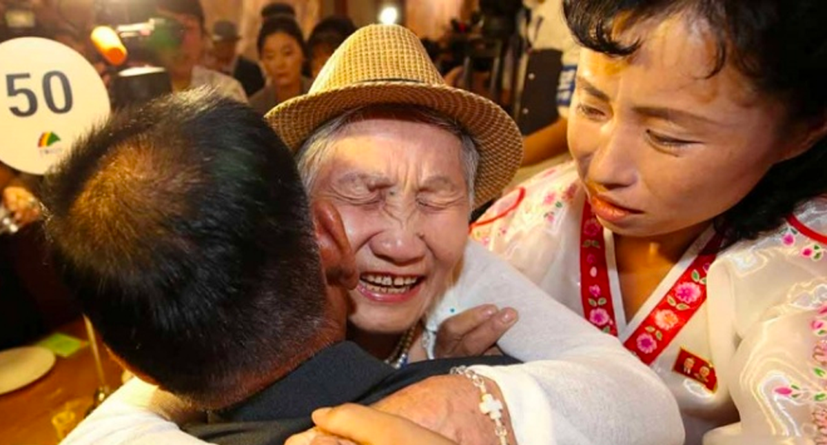 #Video Familias coreanas se reencuentran tras 65 años