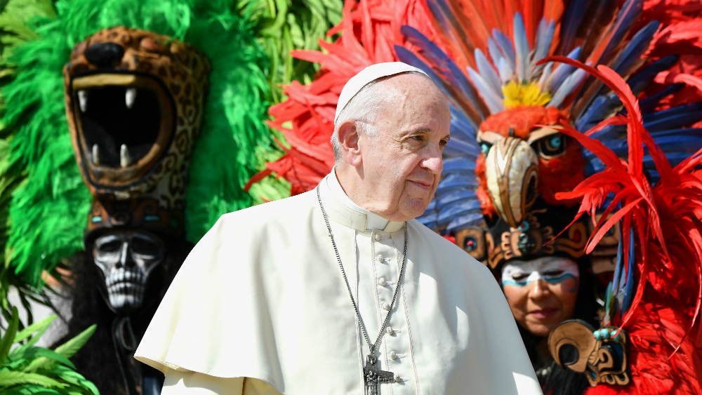 Pontificado de Francisco cruza su crisis más fuerte: Beltramo - danzantes-el-vaticano-francisco-2