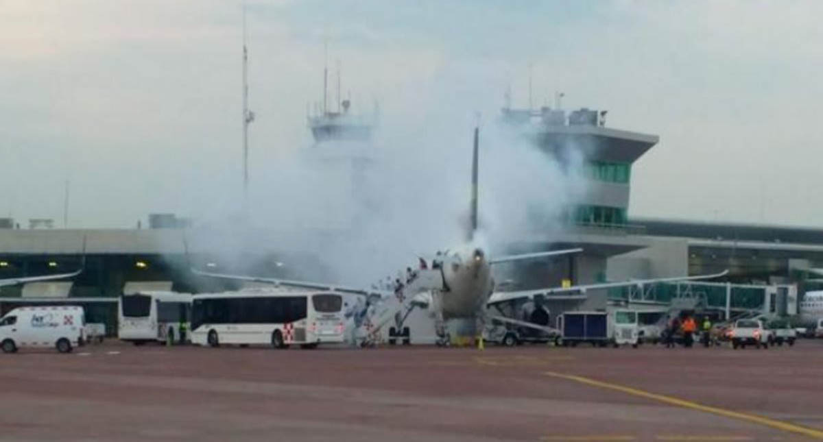 Desalojan avión de emergencia que acababa de aterrizar en Guadalajara