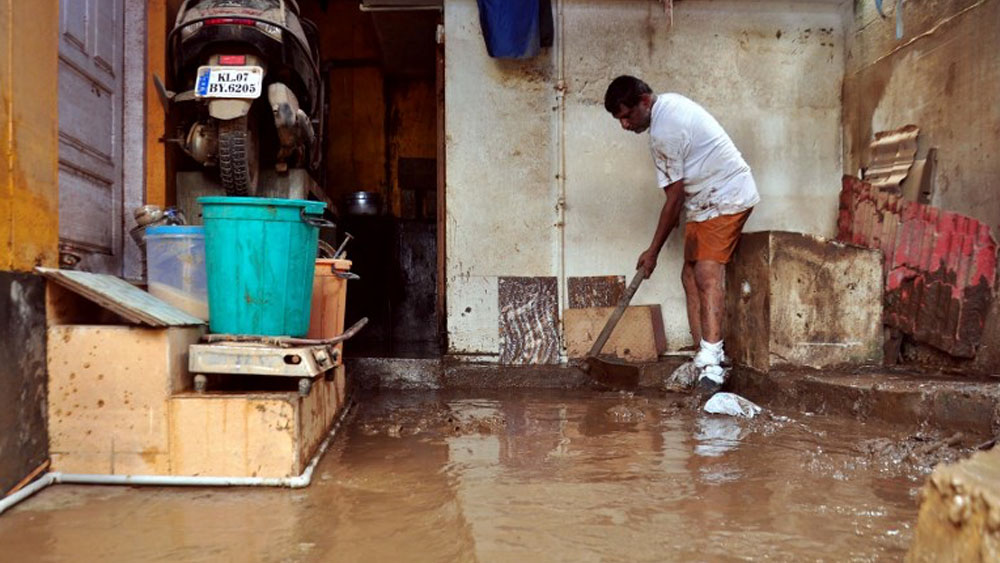 Más de un millón de desplazados por inundaciones en India