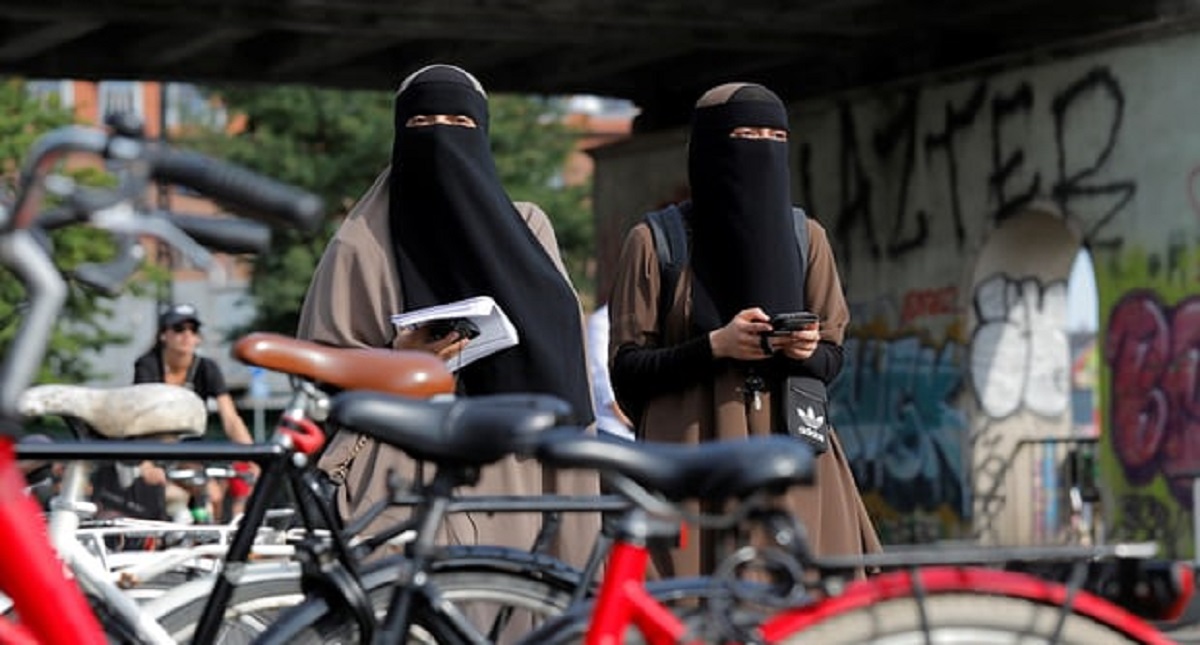 Dinamarca prohíbe uso del velo islámico en público