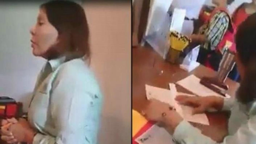 #Video Directora pide cuota para entregar libros de texto en Tamaulipas