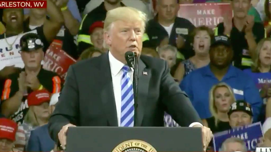 #Video Trump arremete contra la NFL durante mitin