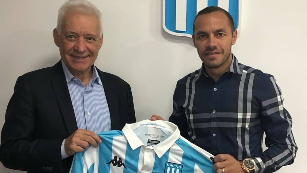 Pumas desea éxito a Marcelo Díaz en el Racing de Argentina